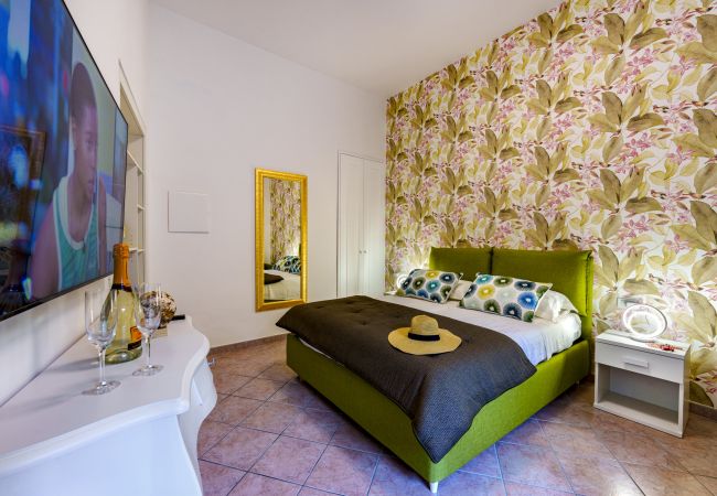  in Sorrento - -Vallone dei Mulini Suite 2 minutes from Piazza Tasso